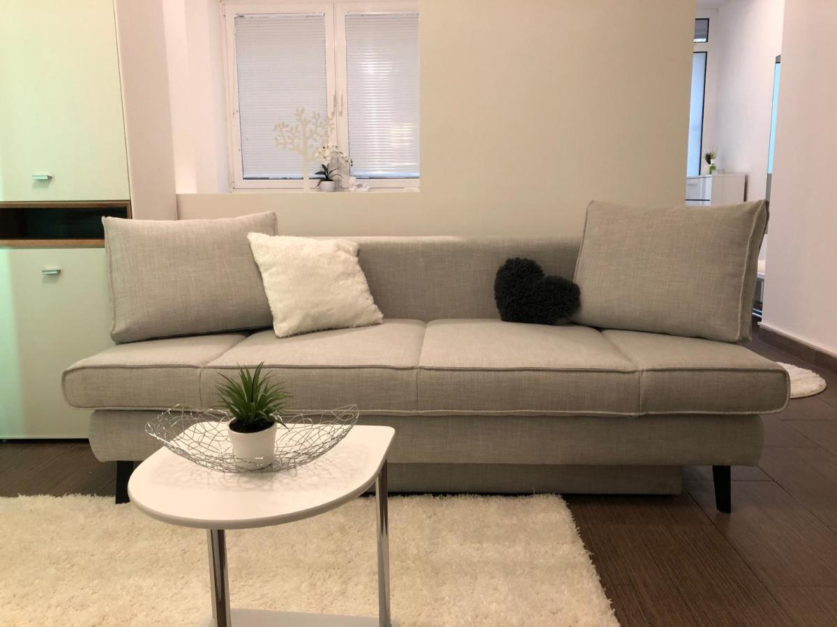 Modern Center Studio Under The Castle II Free Parking Apartment Ljubljana Luaran gambar